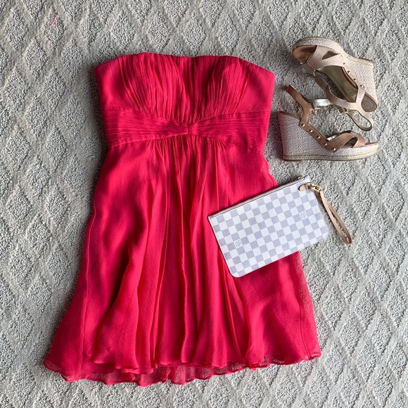 BCBGMaxAzria Dresses & Skirts - Gorgeous Red BCBGMax Strapless Cocktail Dress Sz 6